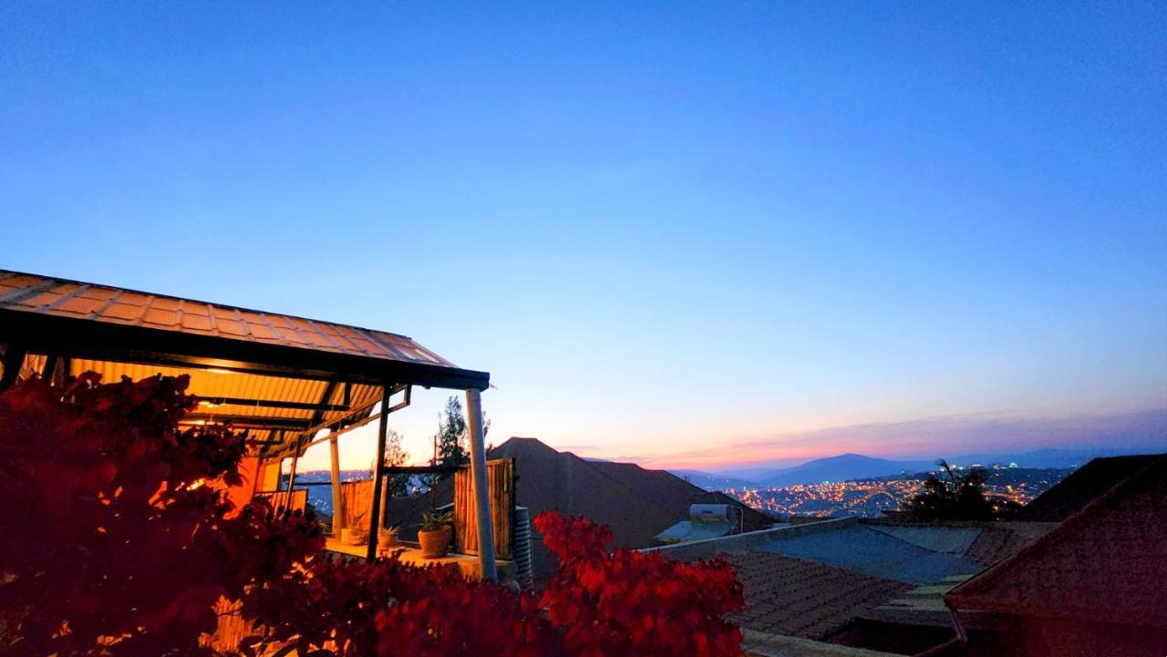 Yambi Guesthouse Kigali Bagian luar foto