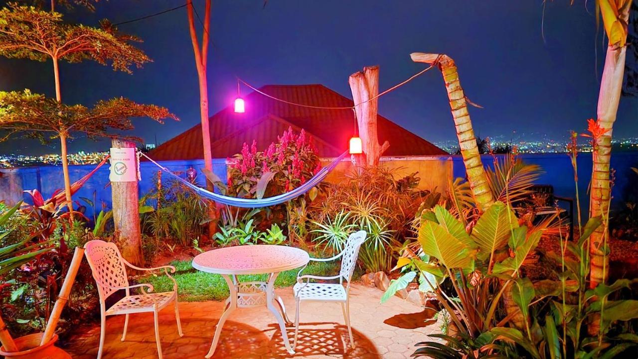 Yambi Guesthouse Kigali Bagian luar foto