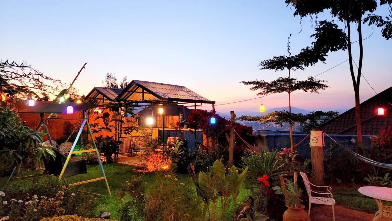 Yambi Guesthouse Kigali Bagian luar foto