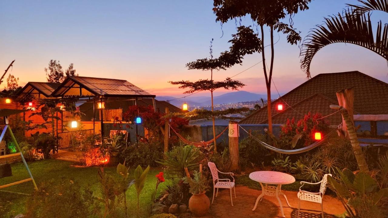 Yambi Guesthouse Kigali Bagian luar foto