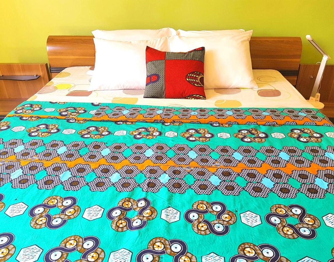 Yambi Guesthouse Kigali Bagian luar foto
